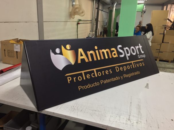 SOPORTE PARA PUBLICIDAD PARA CAMPOS DE FÚTBOL.PROTECTORES CAMPOS DE FUTBOL. PROTECCIÓN CAMPOS.