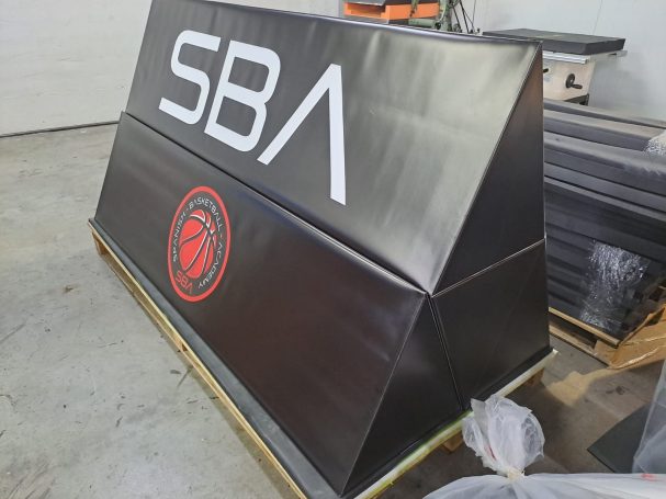 SOPORTE PARA PUBLICIDAD PARA CAMPOS DE FÚTBOL. PROTECTORES CAMPOS DE FUTBOL. PROTECCIÓN CAMPOS.